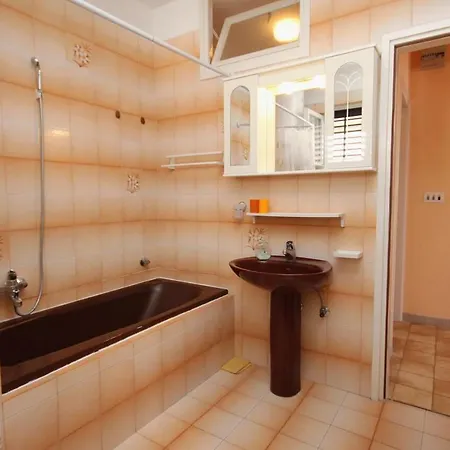 2340a Apartment Rabac